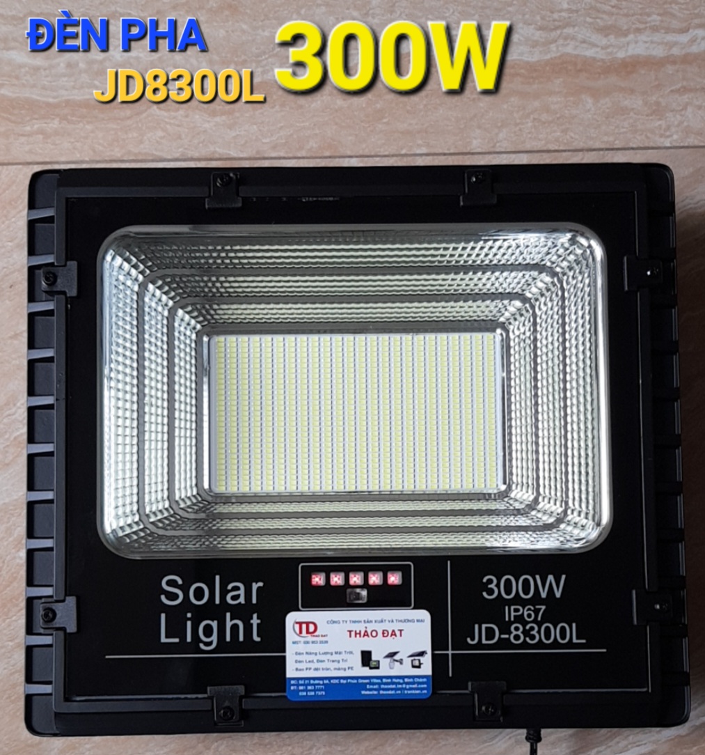 ĐÈN PHA 300W KHÔNG KÈM TẤM PIN