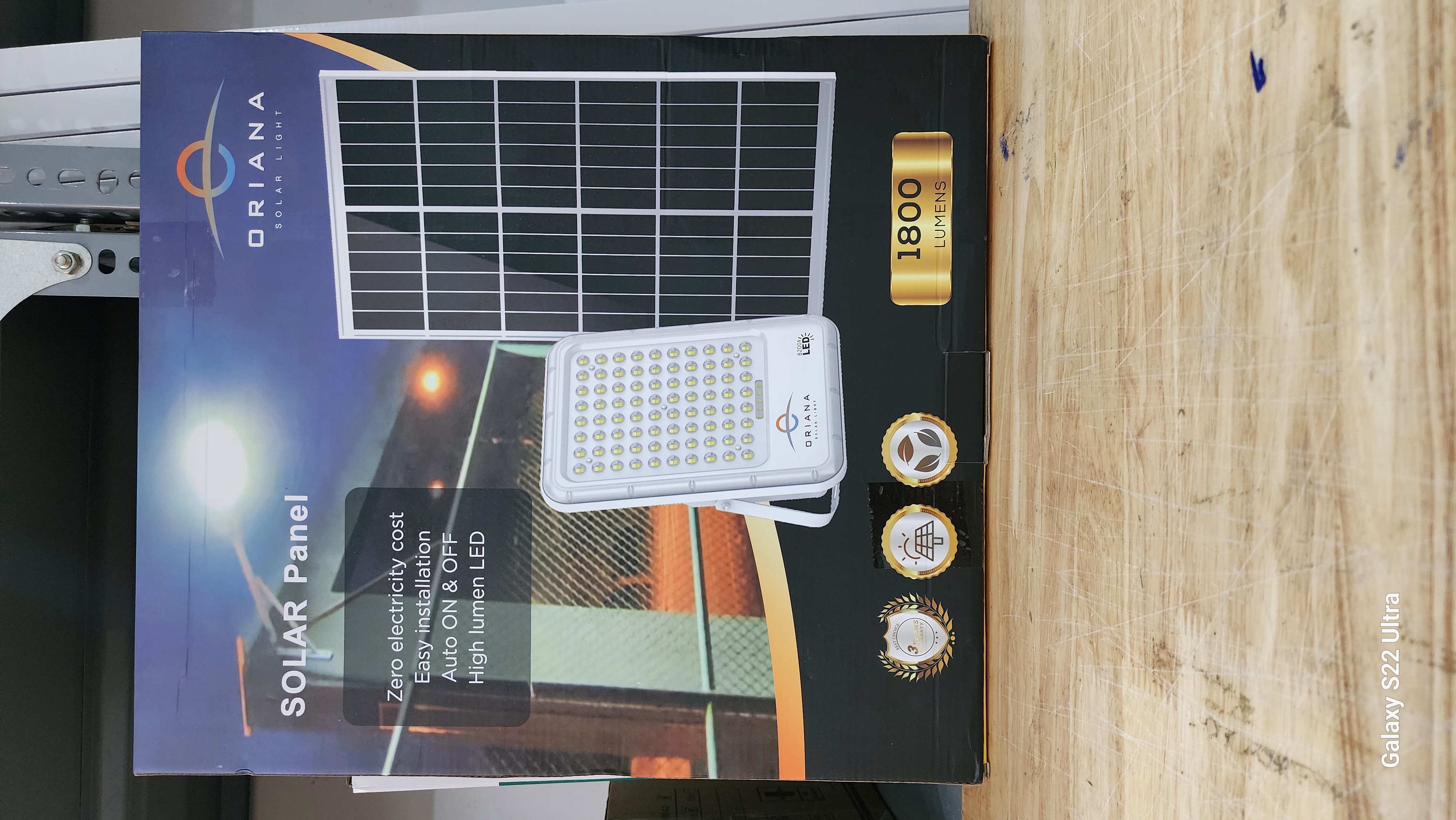 SẢN PHẨM MỚI - ÁNH SÁNG BỀN BỈ - ĐÈN PHA NĂNG LƯỢNG MẶT TRỜI ORIANA DB-8200 – CÔNG SUẤT 200W. BAO PH