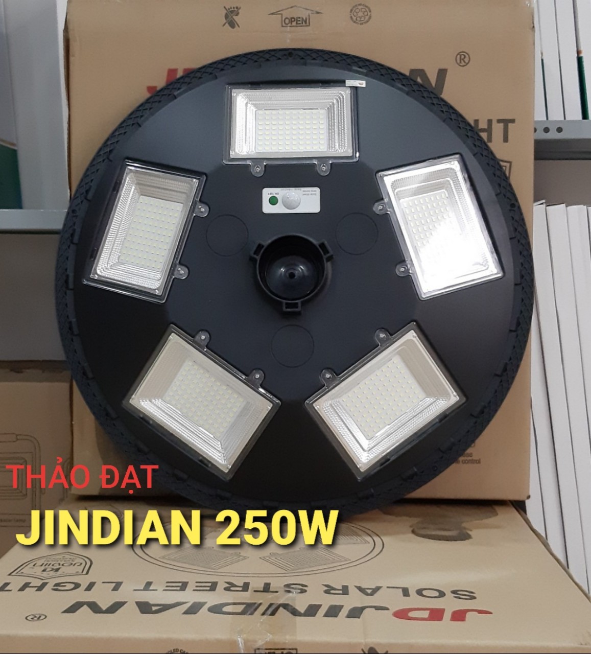 ĐÈN NĂNG LƯỢNG MẶT TRỜI SÂN VƯỜN JINDIAN UFO250 (250W)
